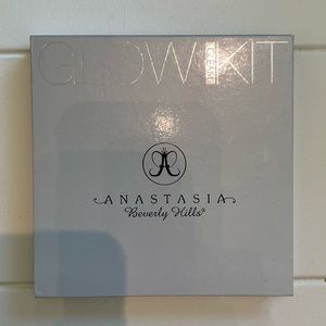 Anastasia Beverly Hills Gleam Glow Kit